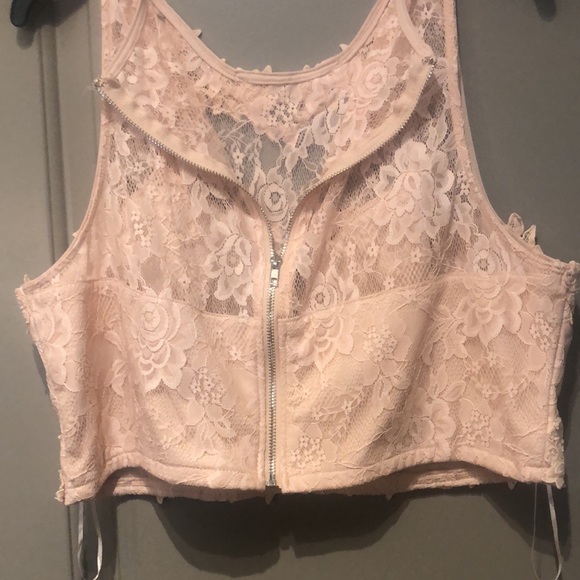 Top - Picture 3 of 4